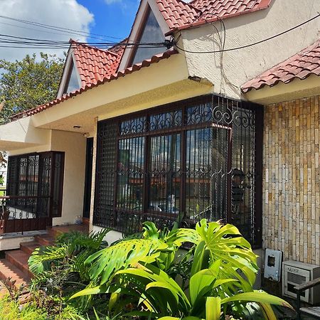Casa En Llamas Armenia  Exterior foto